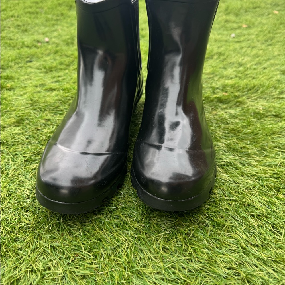 Clark’s Black Ankle Rain Boots - Picture 13 of 15